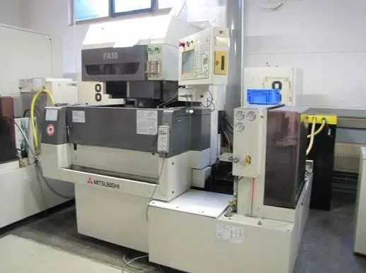 FA 10 V